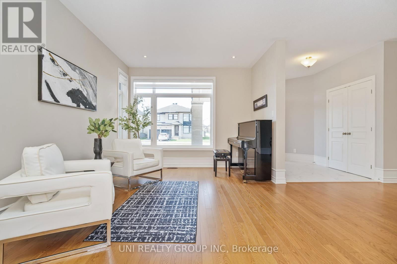 172 CAMBIE ROAD Image 9