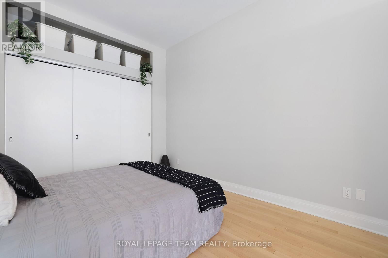 203 - 300 POWELL AVENUE Image 17