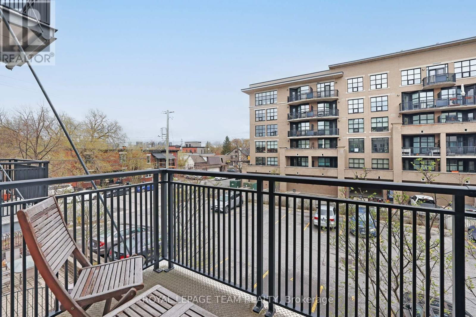 203 - 300 POWELL AVENUE Image 24