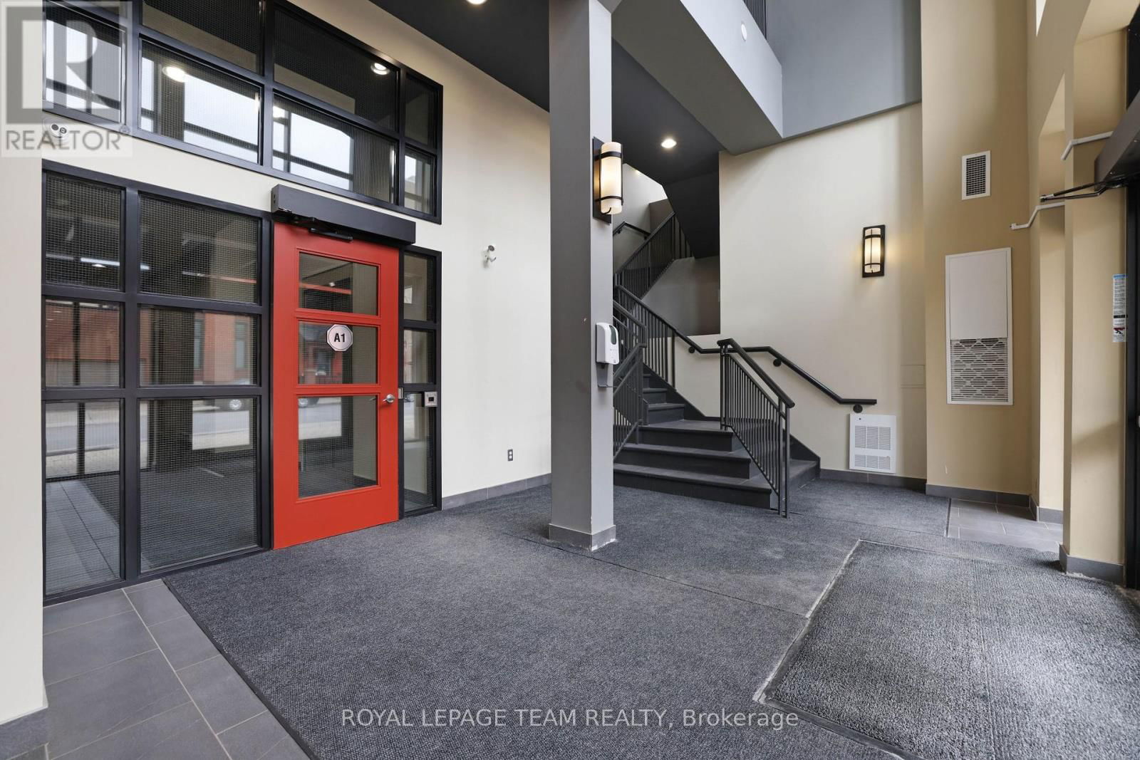 203 - 300 POWELL AVENUE Image 25