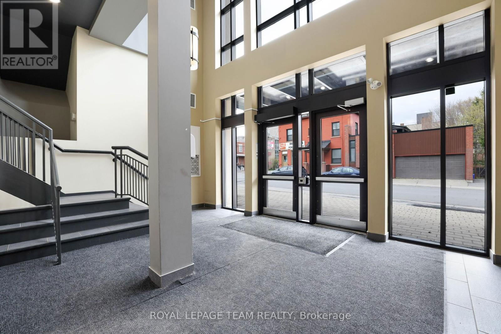 203 - 300 POWELL AVENUE Image 26