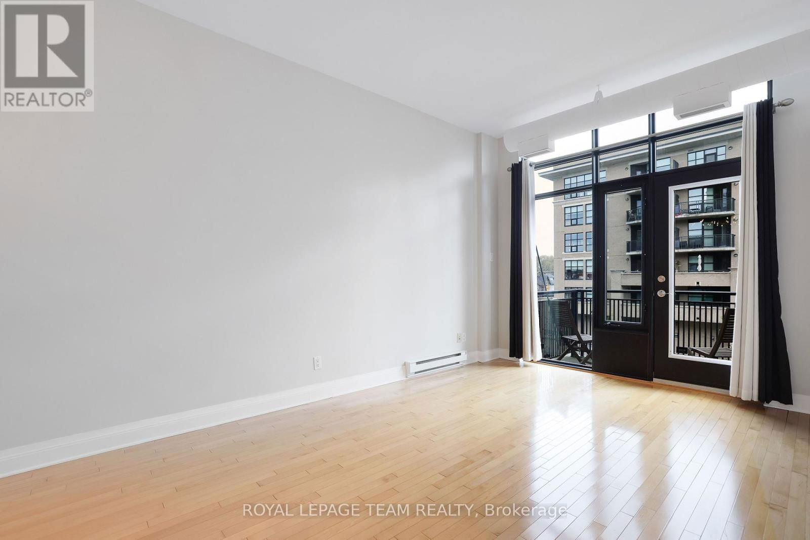 203 - 300 POWELL AVENUE Image 8