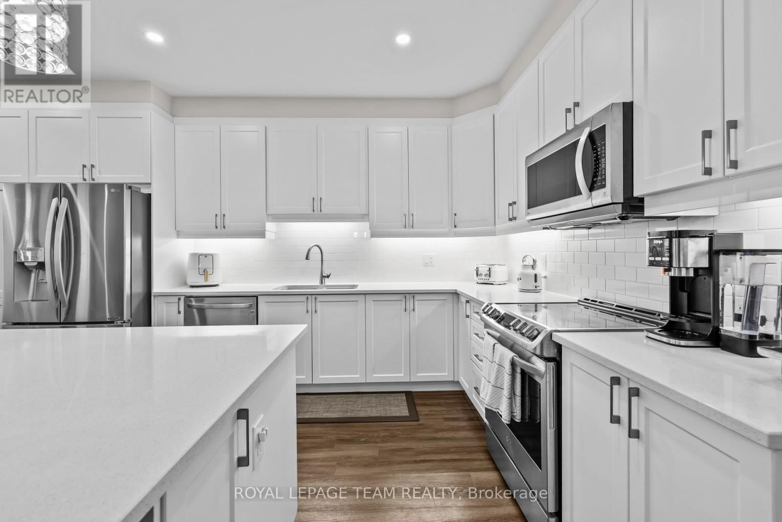 1135 APOLUNE STREET Image 12