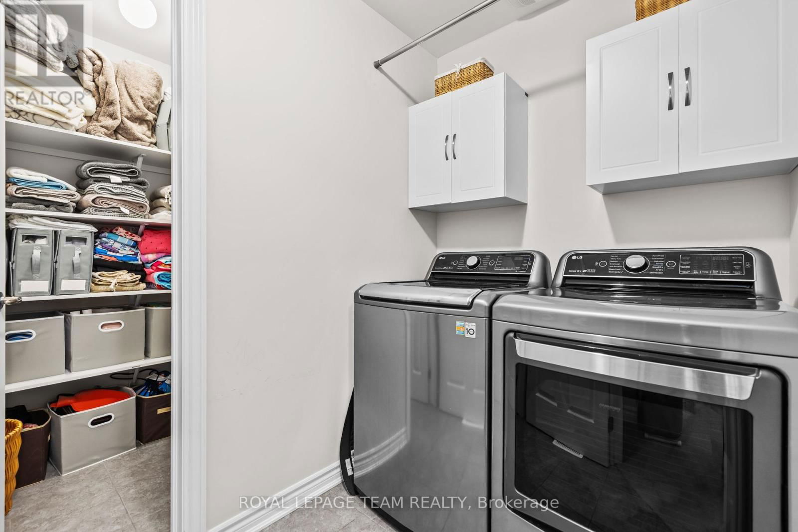 1135 APOLUNE STREET Image 31