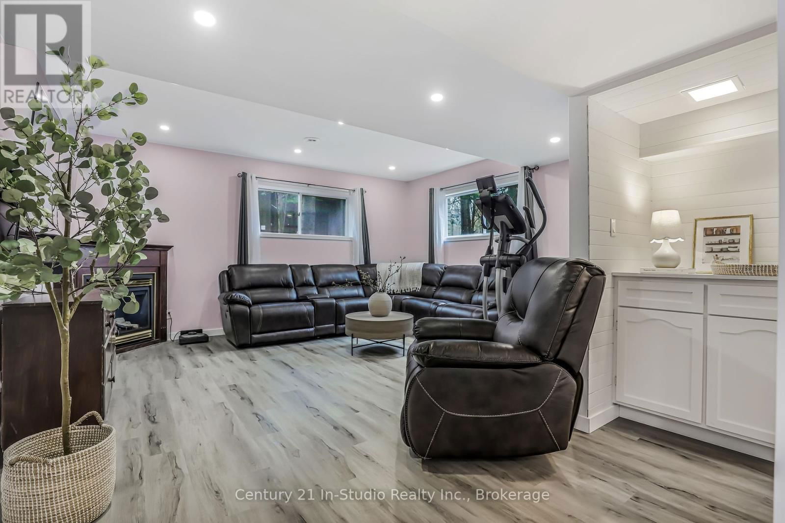 550 MCNABB STREET Image 34