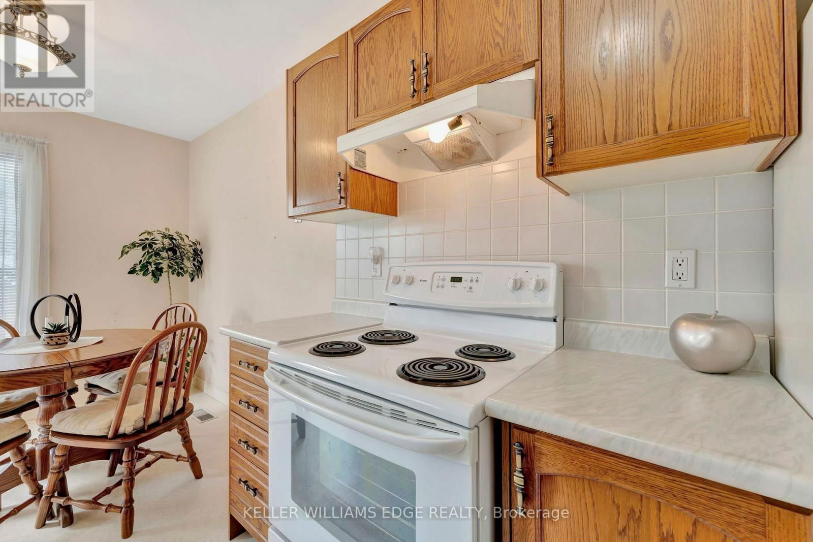 5 - 175 FIDDLERS GREEN ROAD Image 12