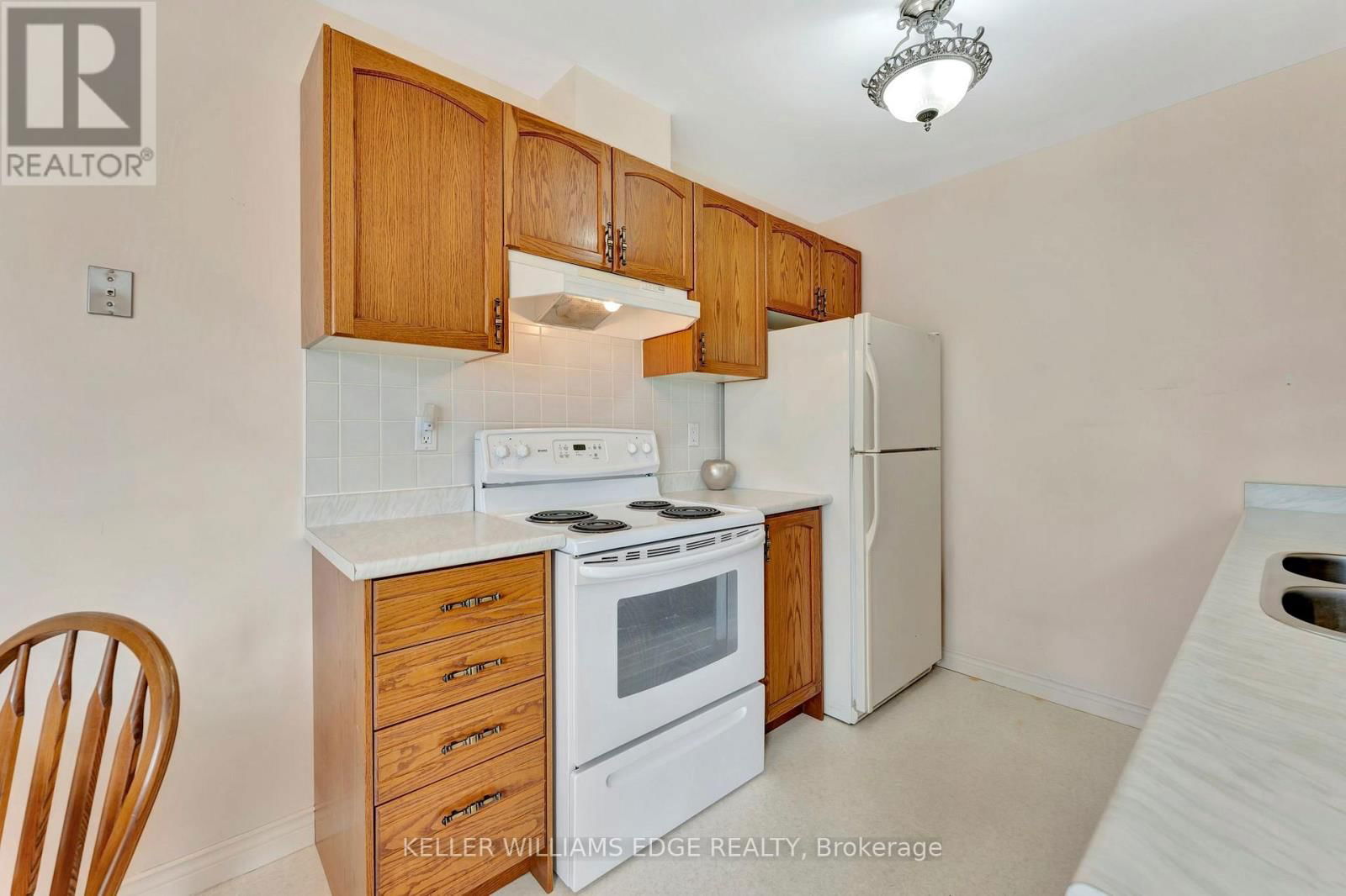 5 - 175 FIDDLERS GREEN ROAD Image 13