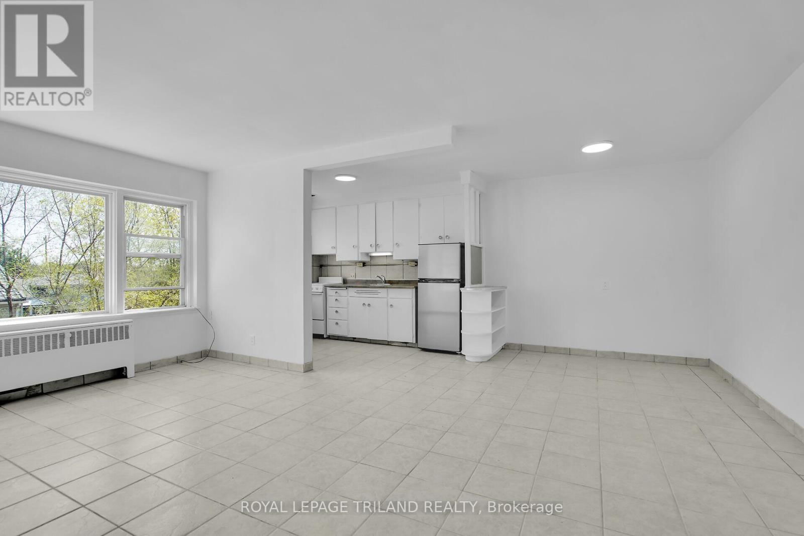 18 - 917 HAMILTON ROAD Image 1