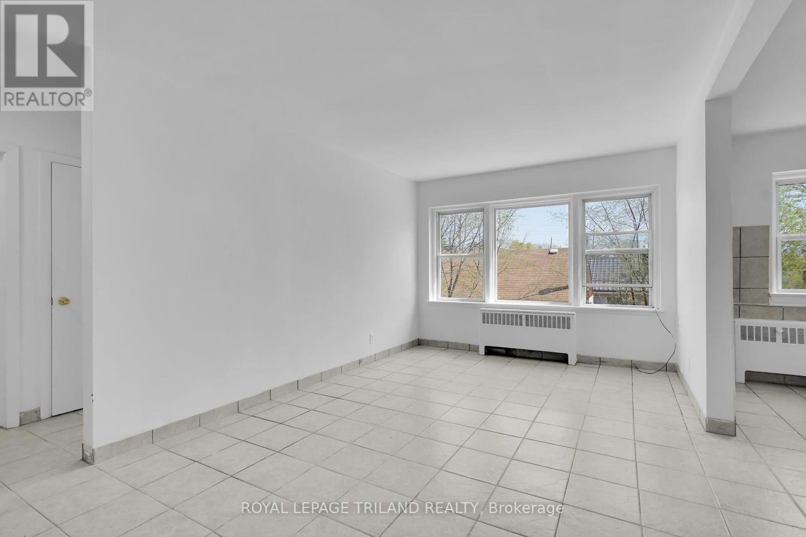 18 - 917 HAMILTON ROAD Image 2