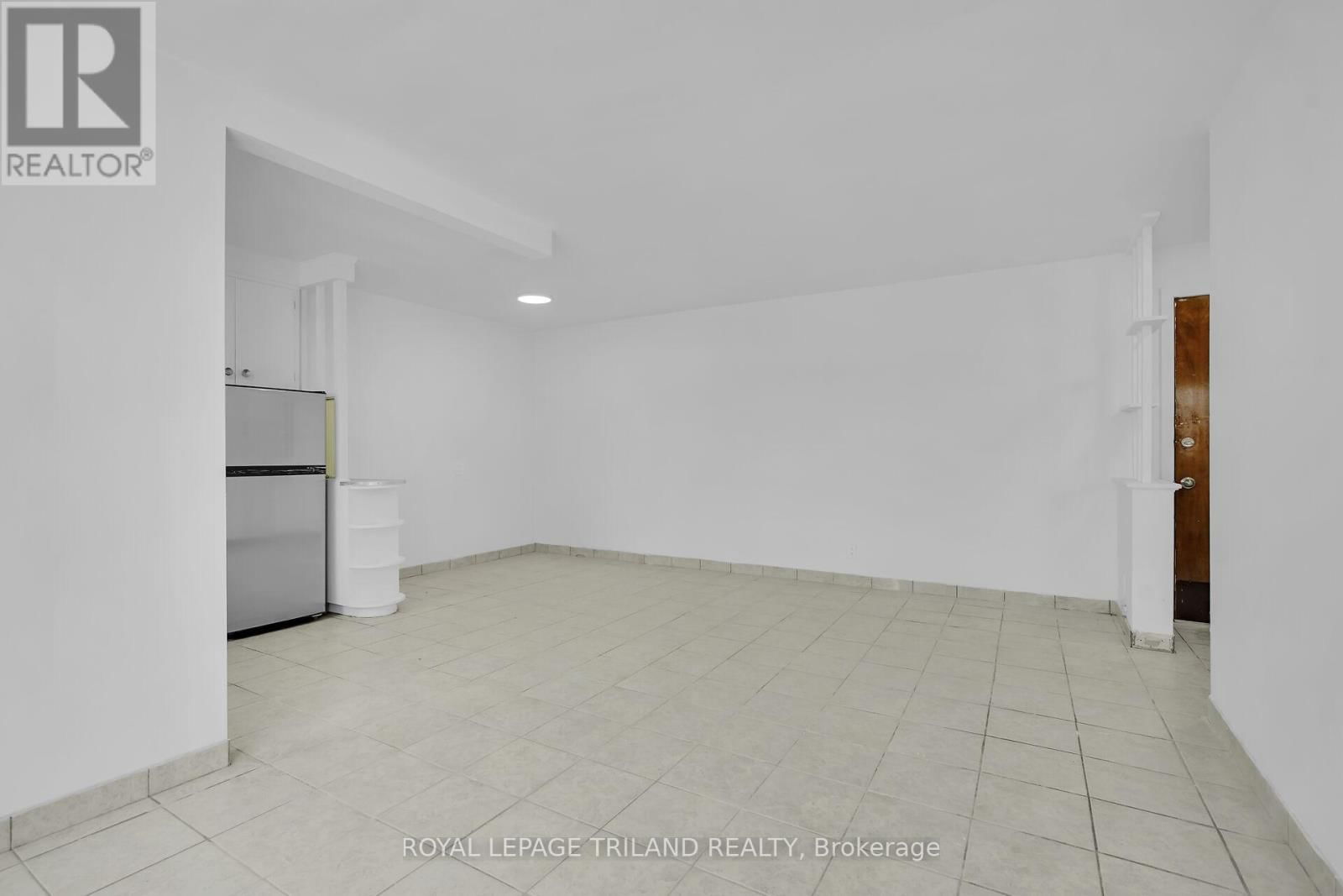 18 - 917 HAMILTON ROAD Image 3