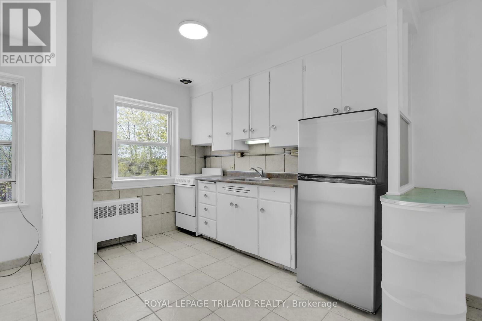 18 - 917 HAMILTON ROAD Image 5