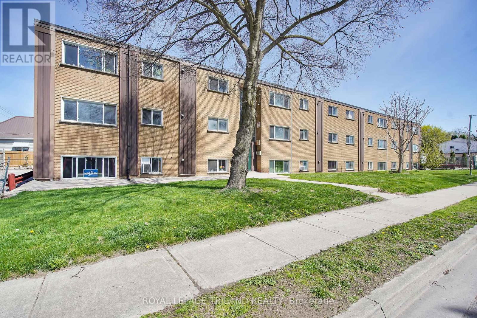 3 - 852 TRAFALGAR STREET Image 10
