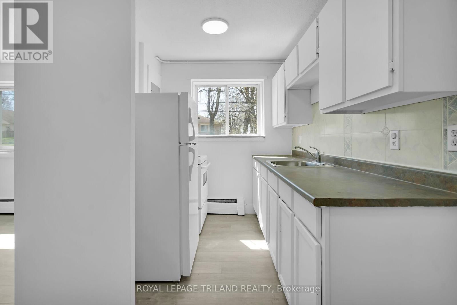 3 - 852 TRAFALGAR STREET Image 5