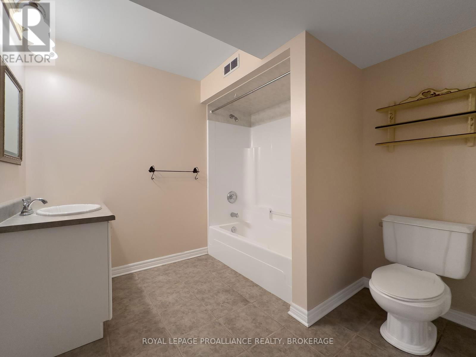 4734 LAKESIDE LANE Image 37