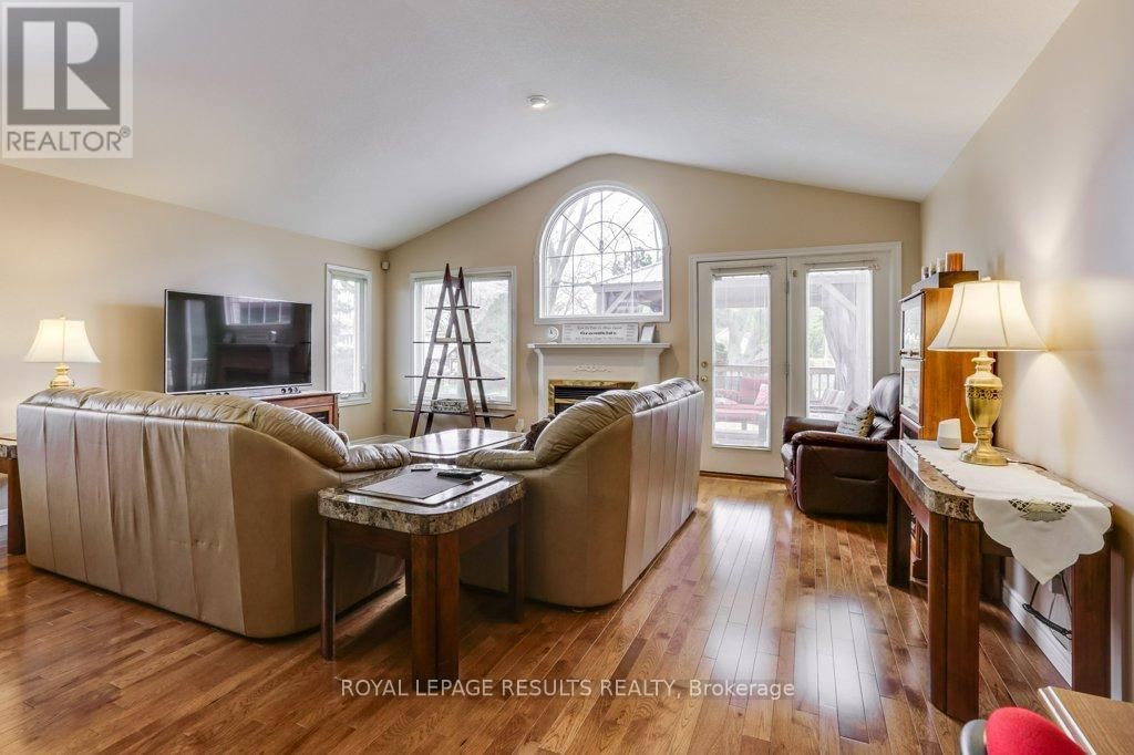 12 - 20 WINDEMERE PLACE Image 18