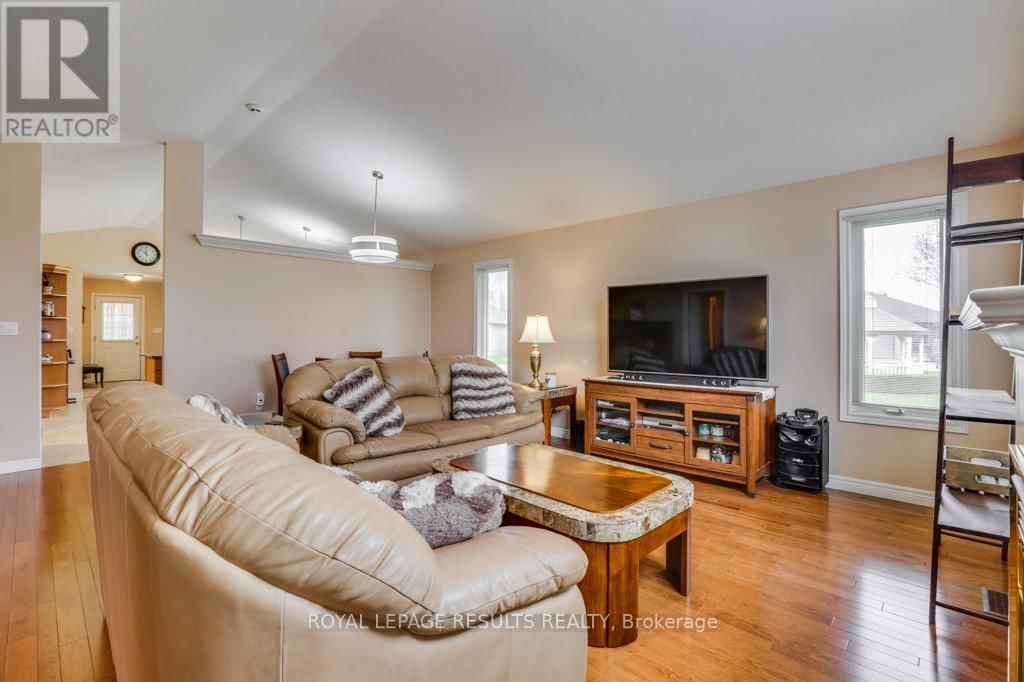 12 - 20 WINDEMERE PLACE Image 19