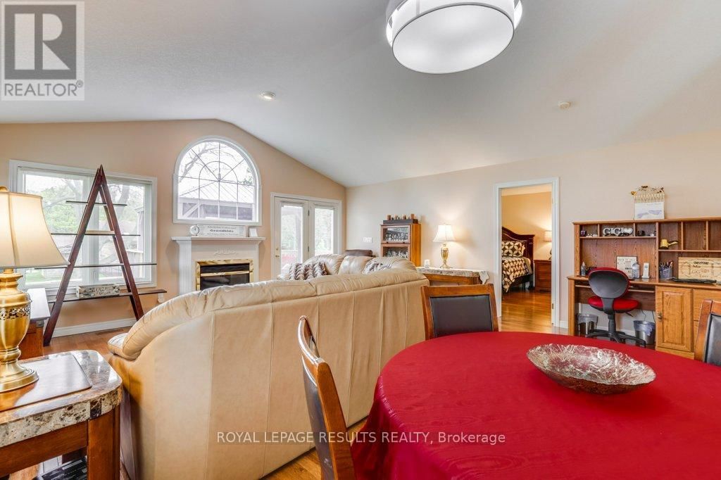 12 - 20 WINDEMERE PLACE Image 21