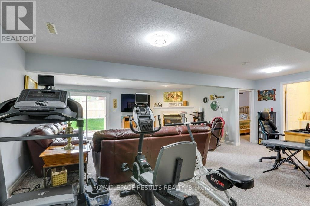 12 - 20 WINDEMERE PLACE Image 34