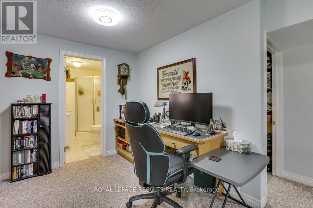 12 - 20 WINDEMERE PLACE Image 38