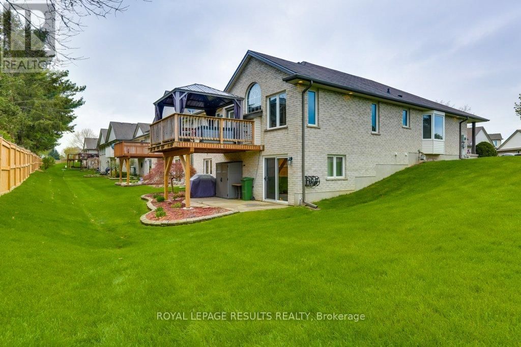 12 - 20 WINDEMERE PLACE Image 46