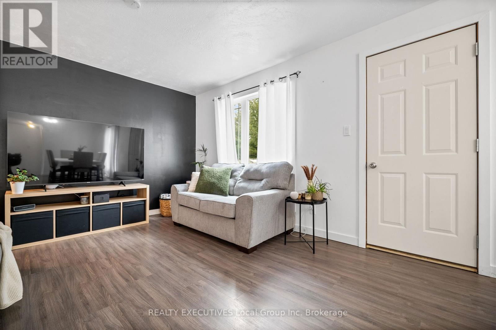 439 MAGEAU STREET Image 11