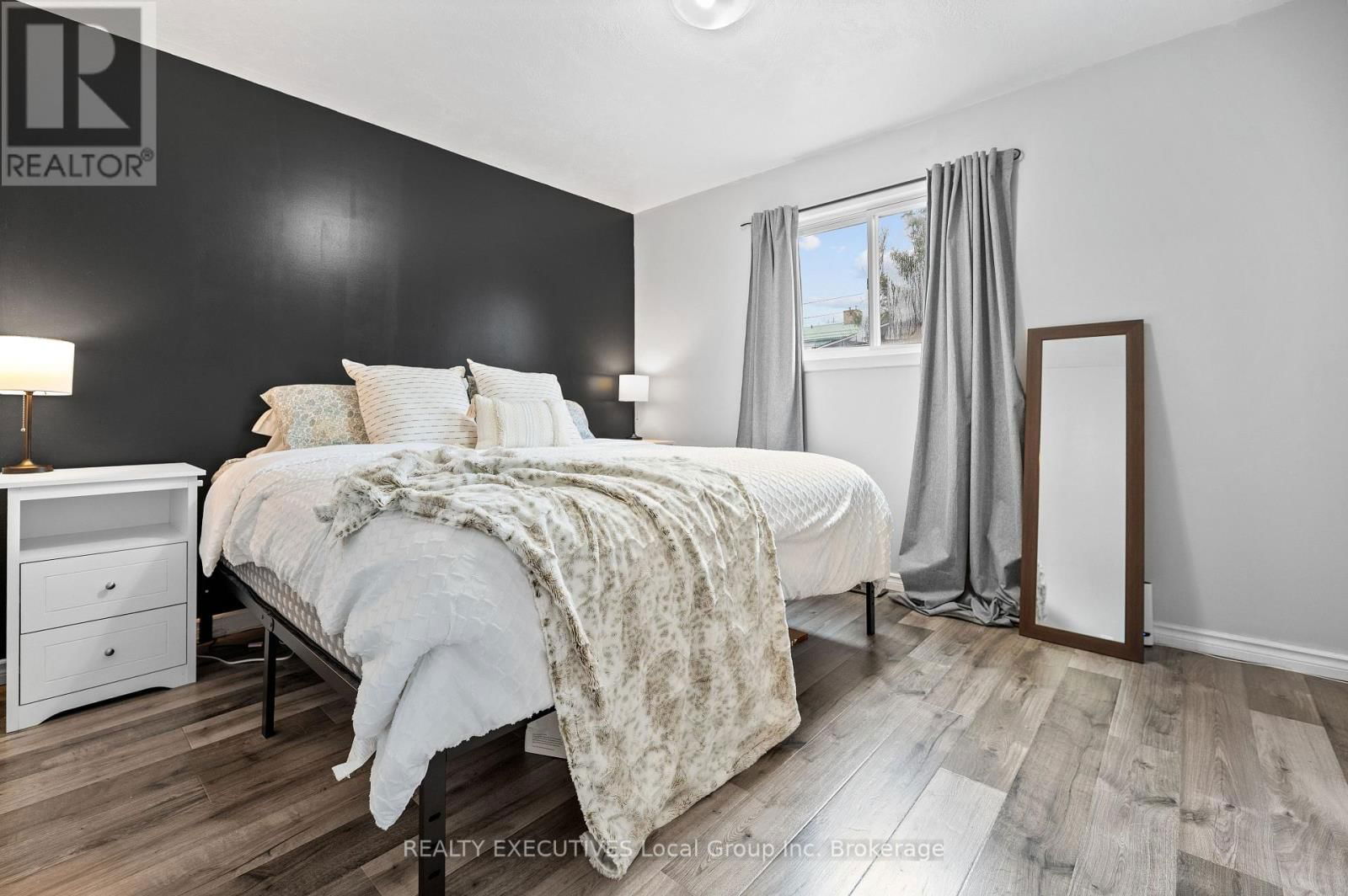 439 MAGEAU STREET Image 17