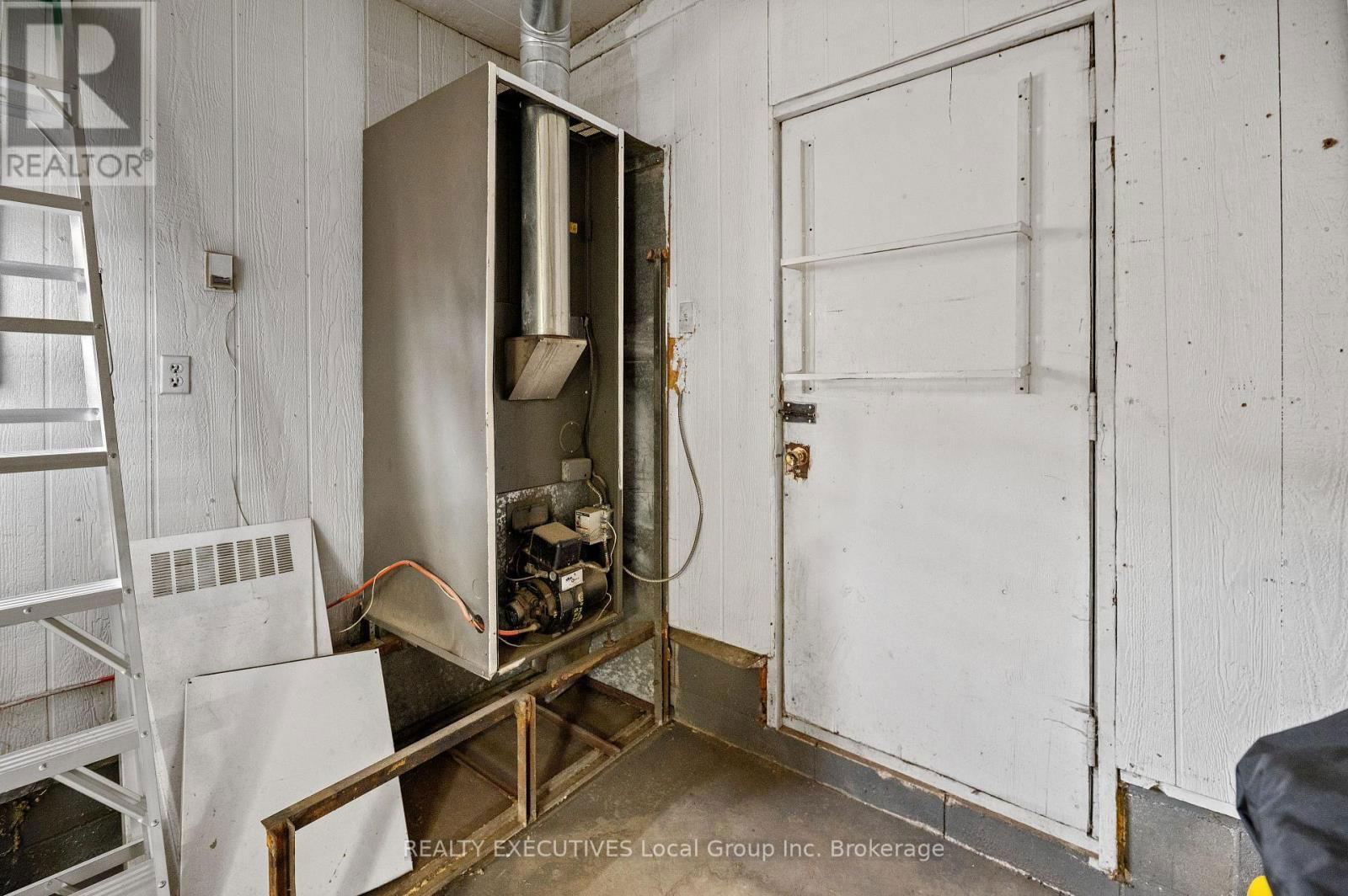 439 MAGEAU STREET Image 31