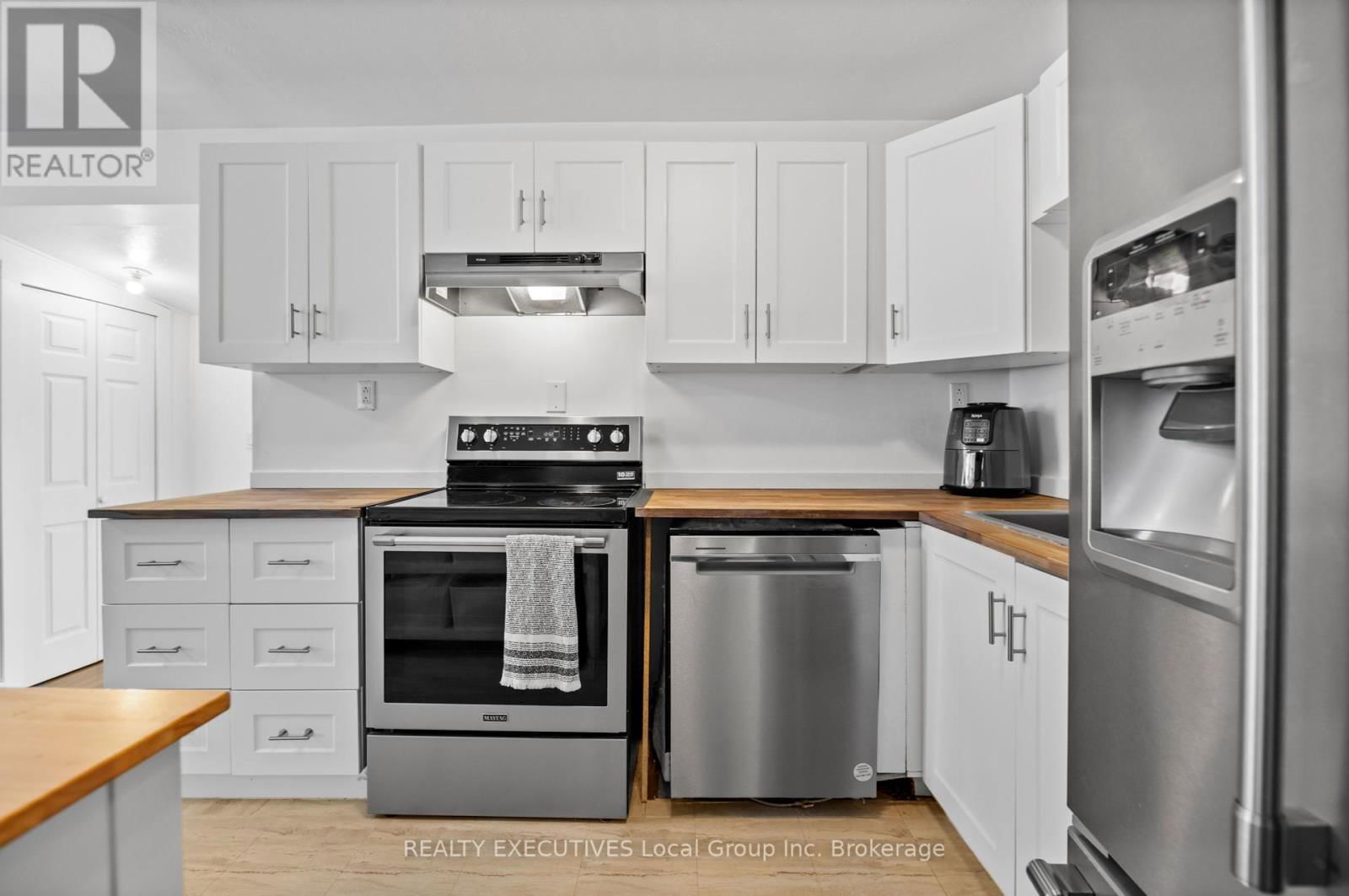 439 MAGEAU STREET Image 8