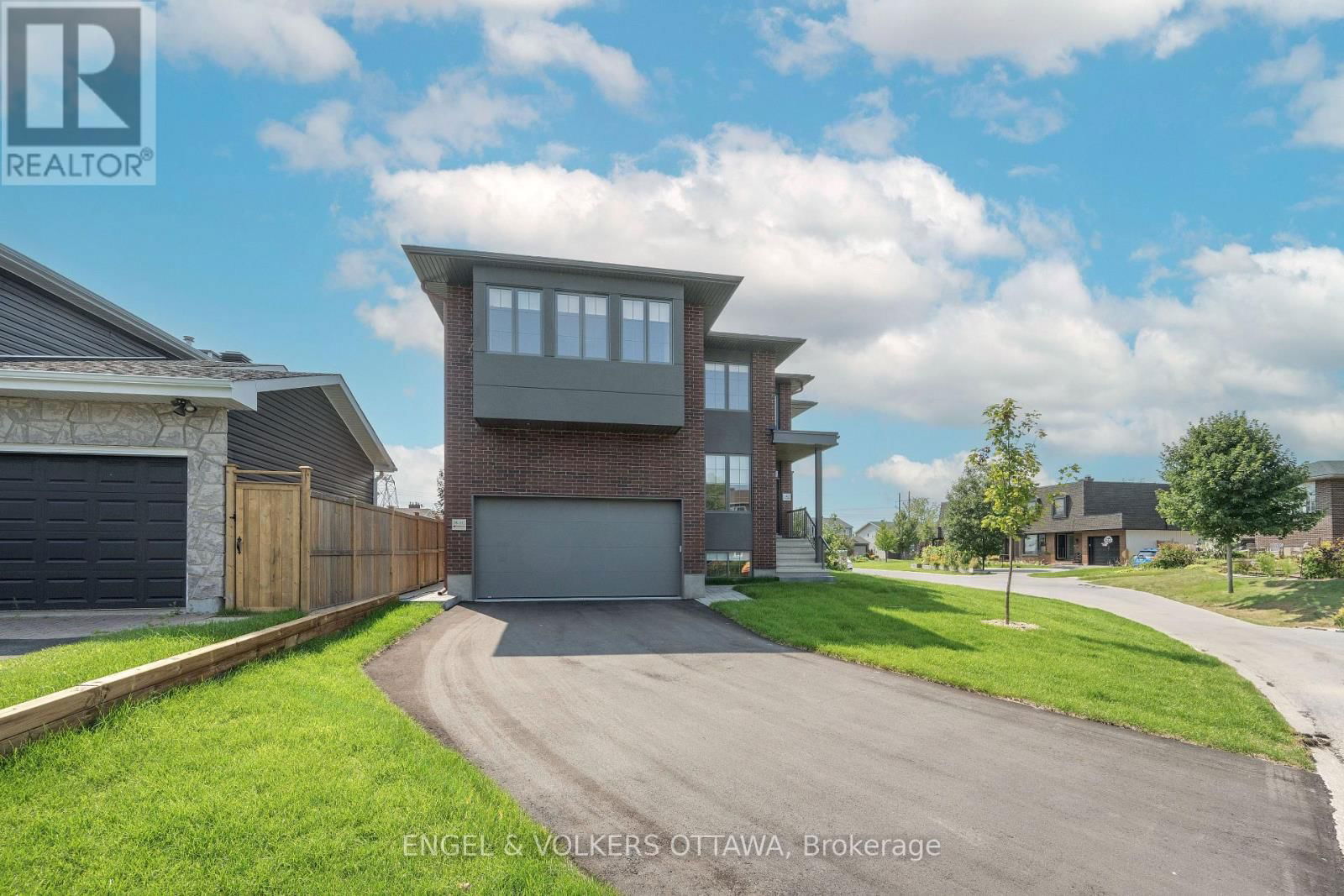 5 WINLOCK CRESCENT Image 2