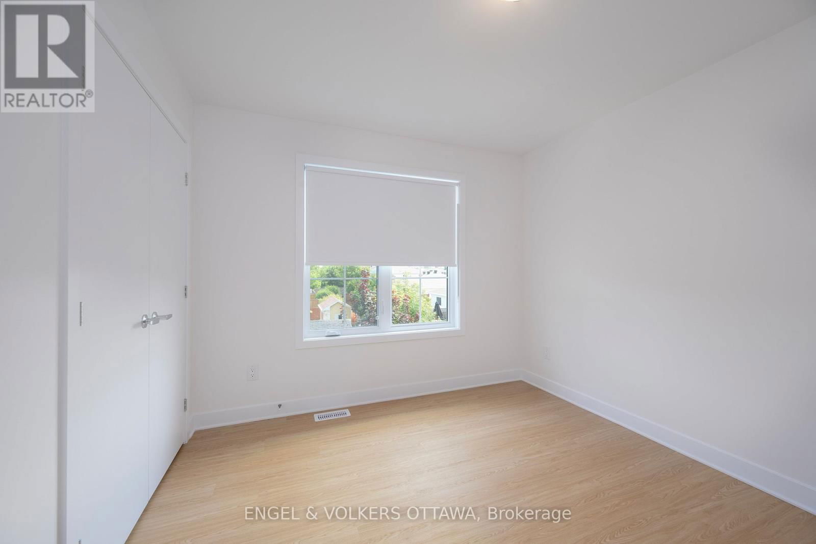 5 WINLOCK CRESCENT Image 27