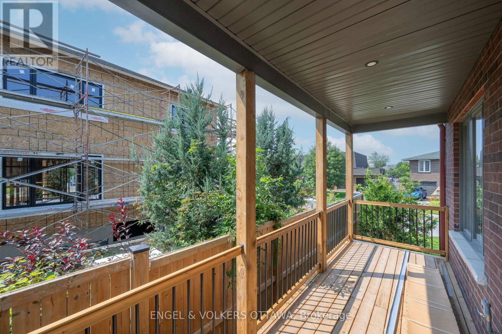 5 WINLOCK CRESCENT Image 32
