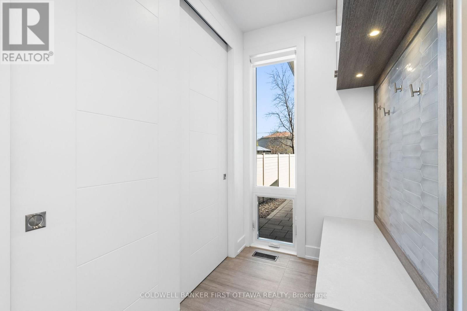 13 BROOK LANE Image 19