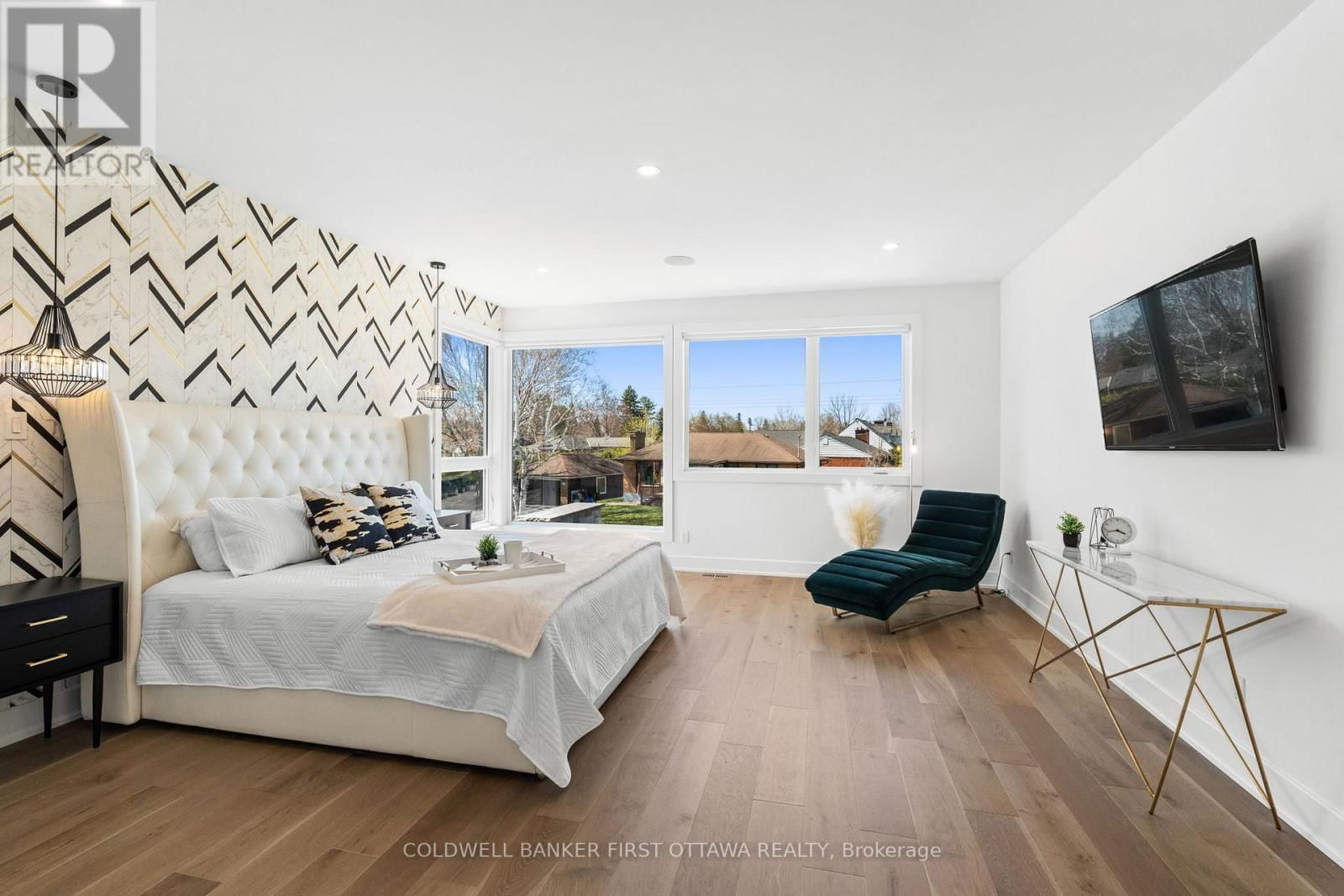13 BROOK LANE Image 22