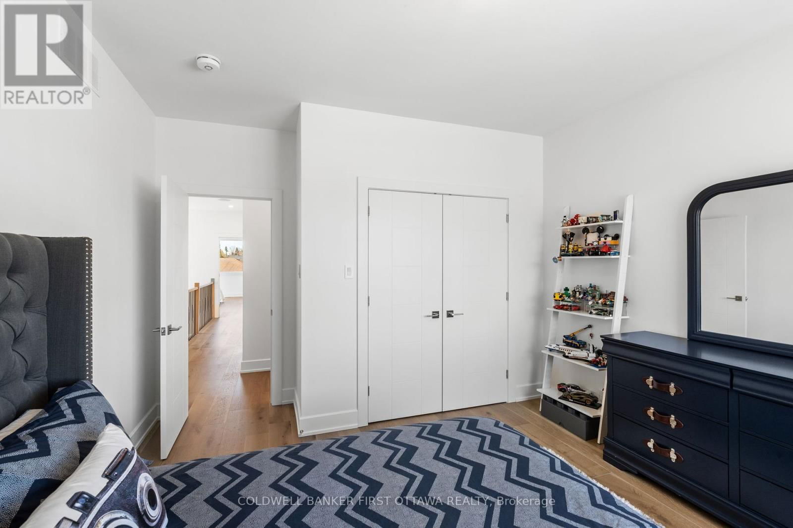 13 BROOK LANE Image 30