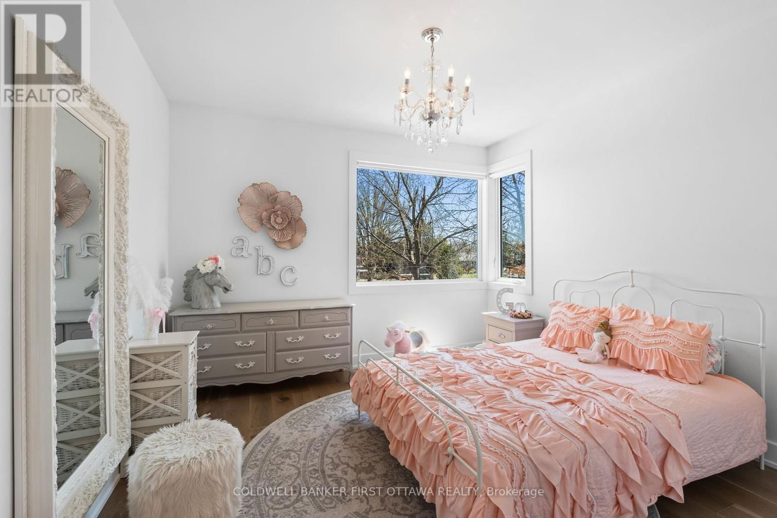 13 BROOK LANE Image 31