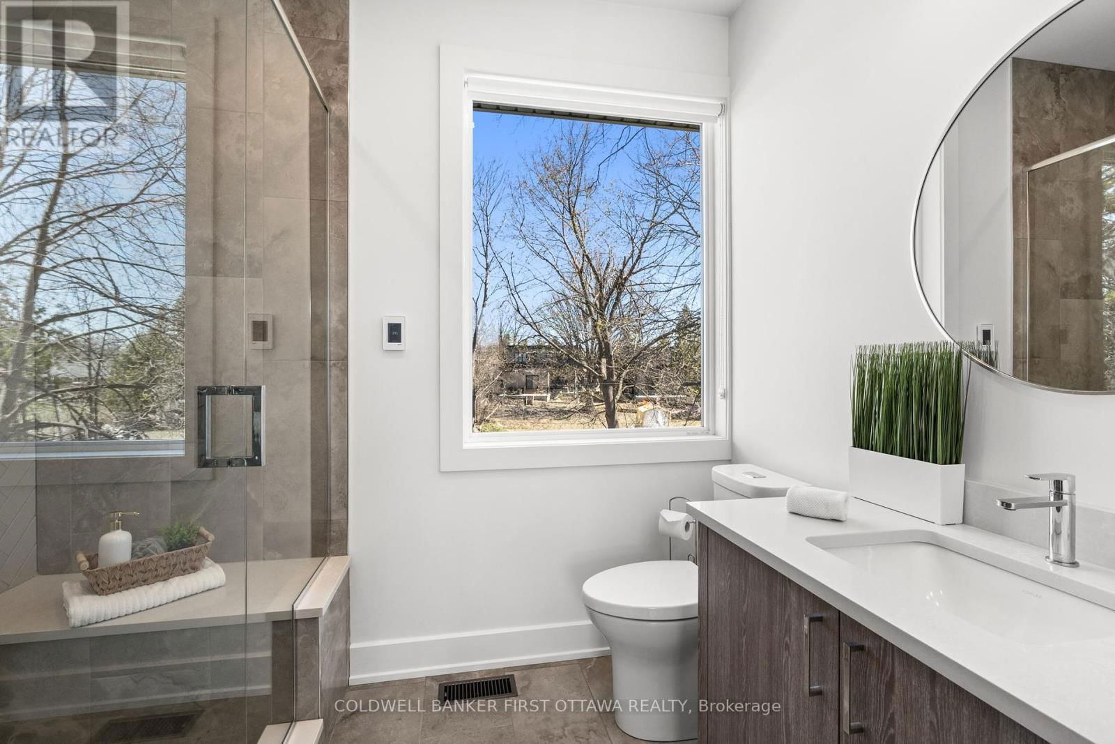13 BROOK LANE Image 33