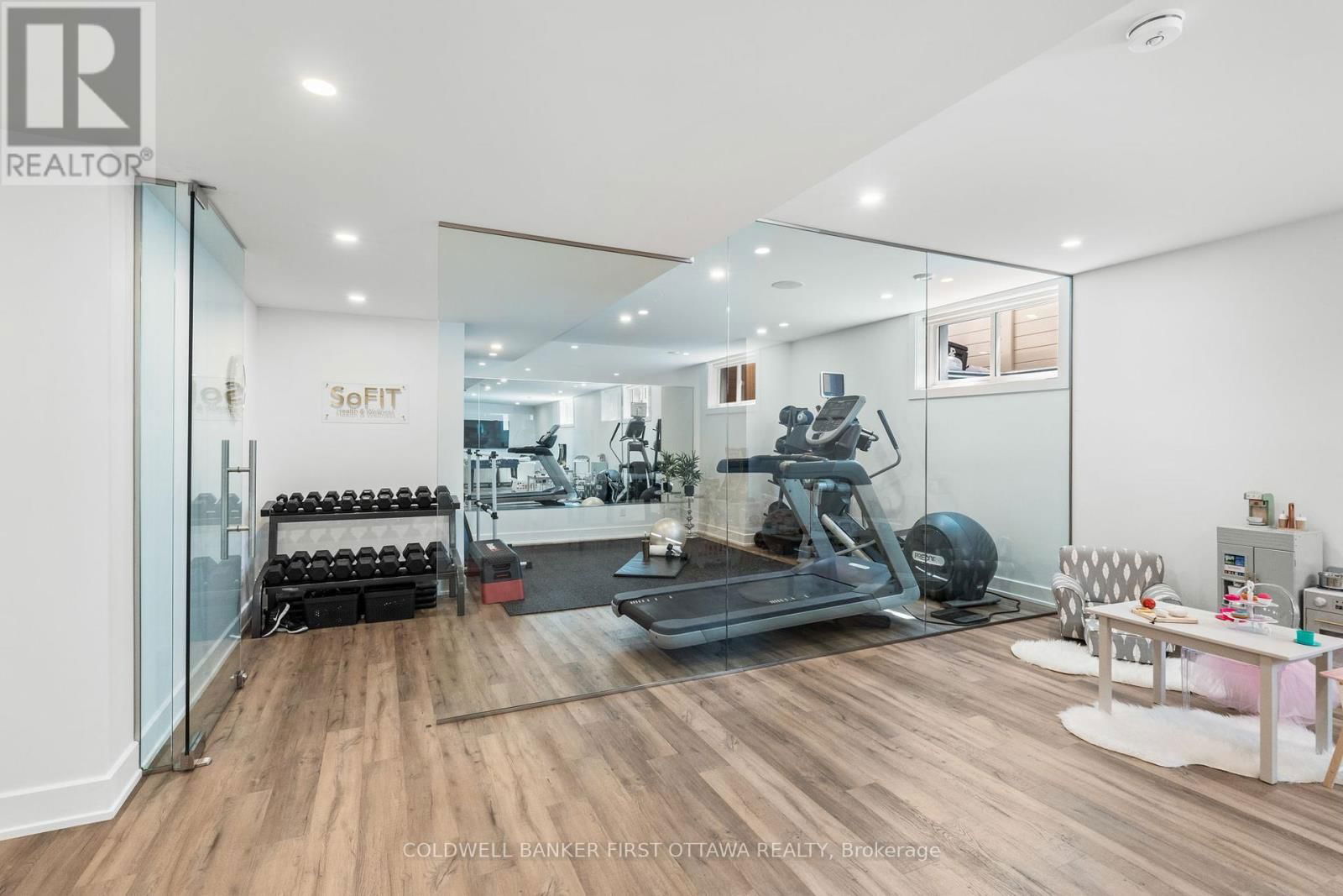 13 BROOK LANE Image 36