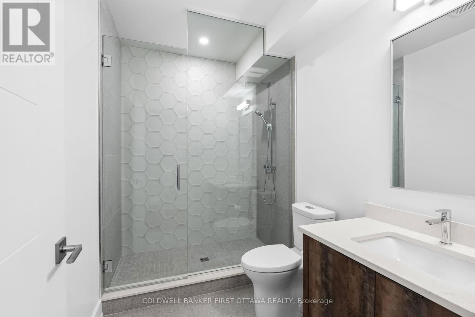 13 BROOK LANE Image 38