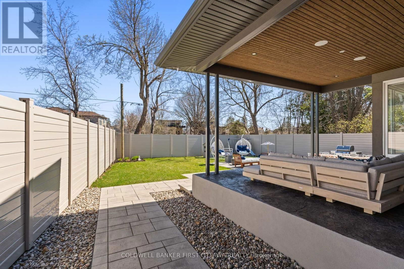 13 BROOK LANE Image 42