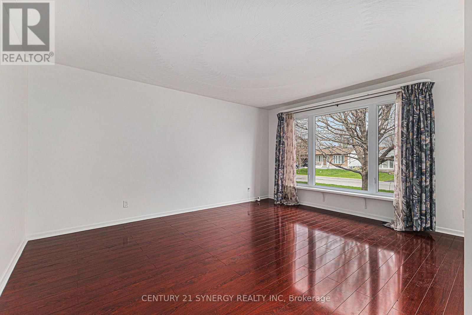 1392 AURELE STREET Image 10