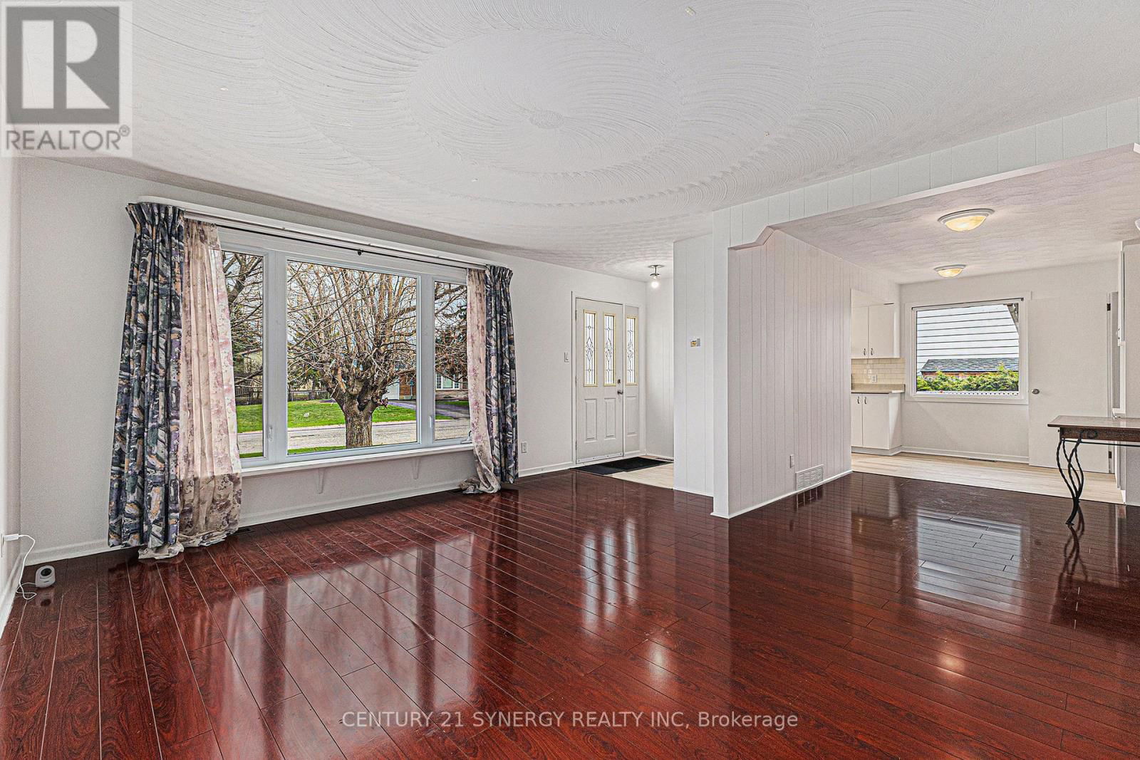 1392 AURELE STREET Image 11