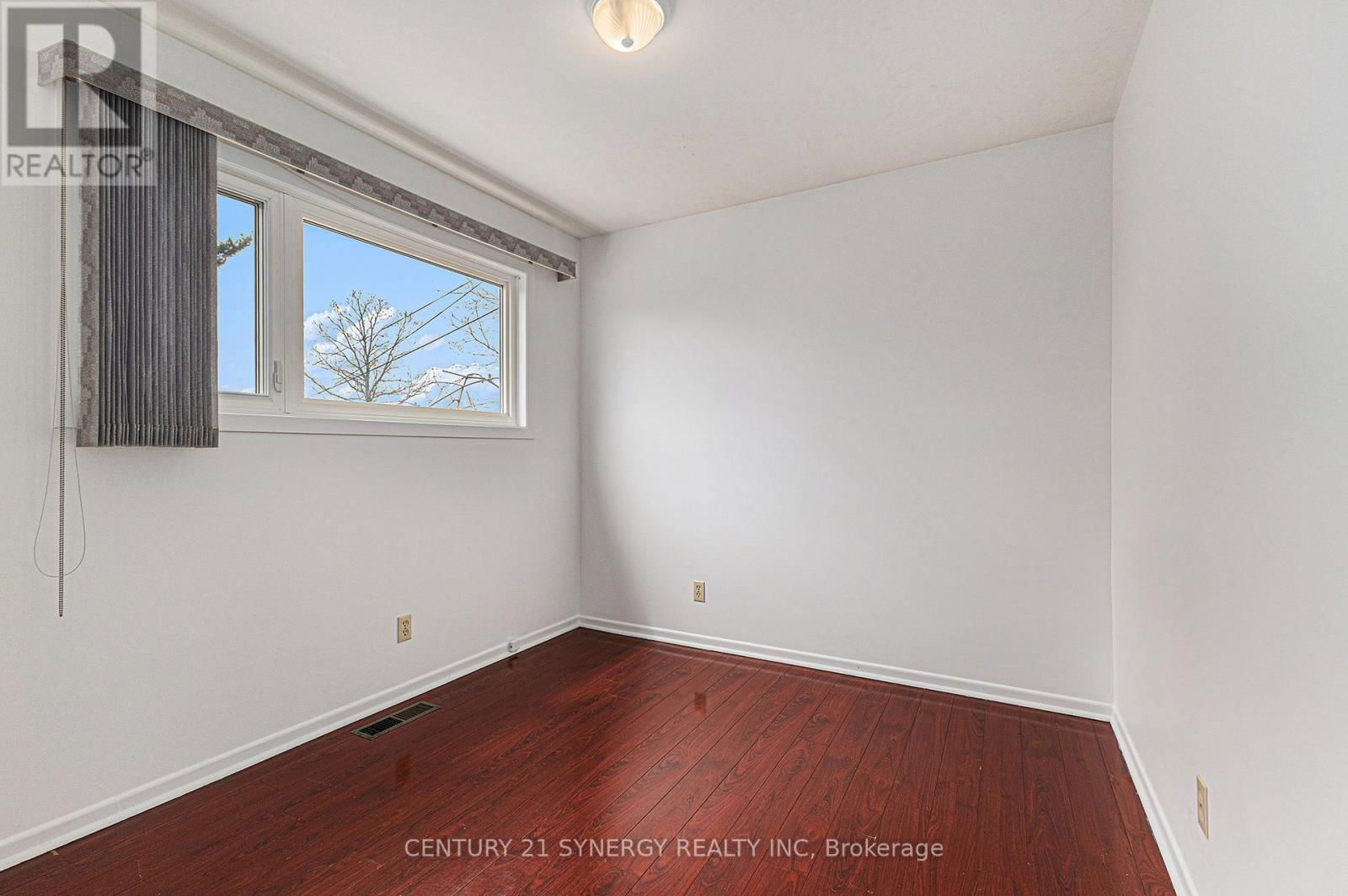 1392 AURELE STREET Image 14