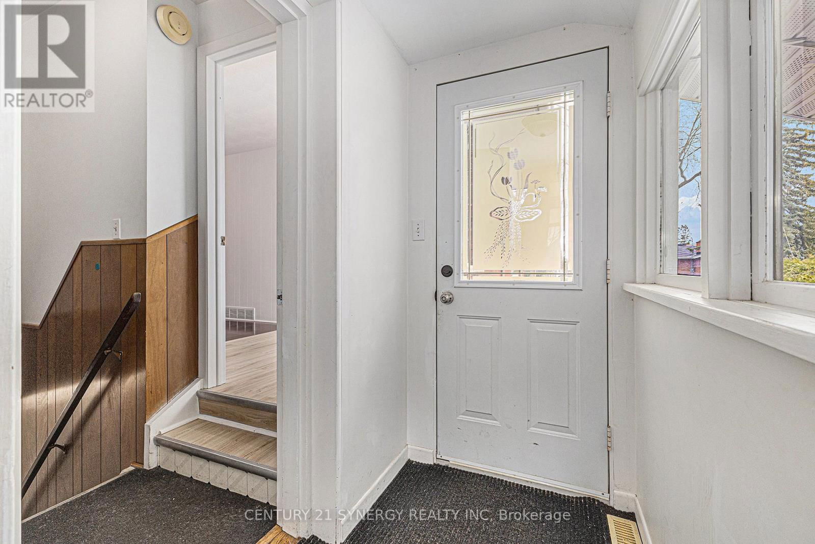 1392 AURELE STREET Image 17