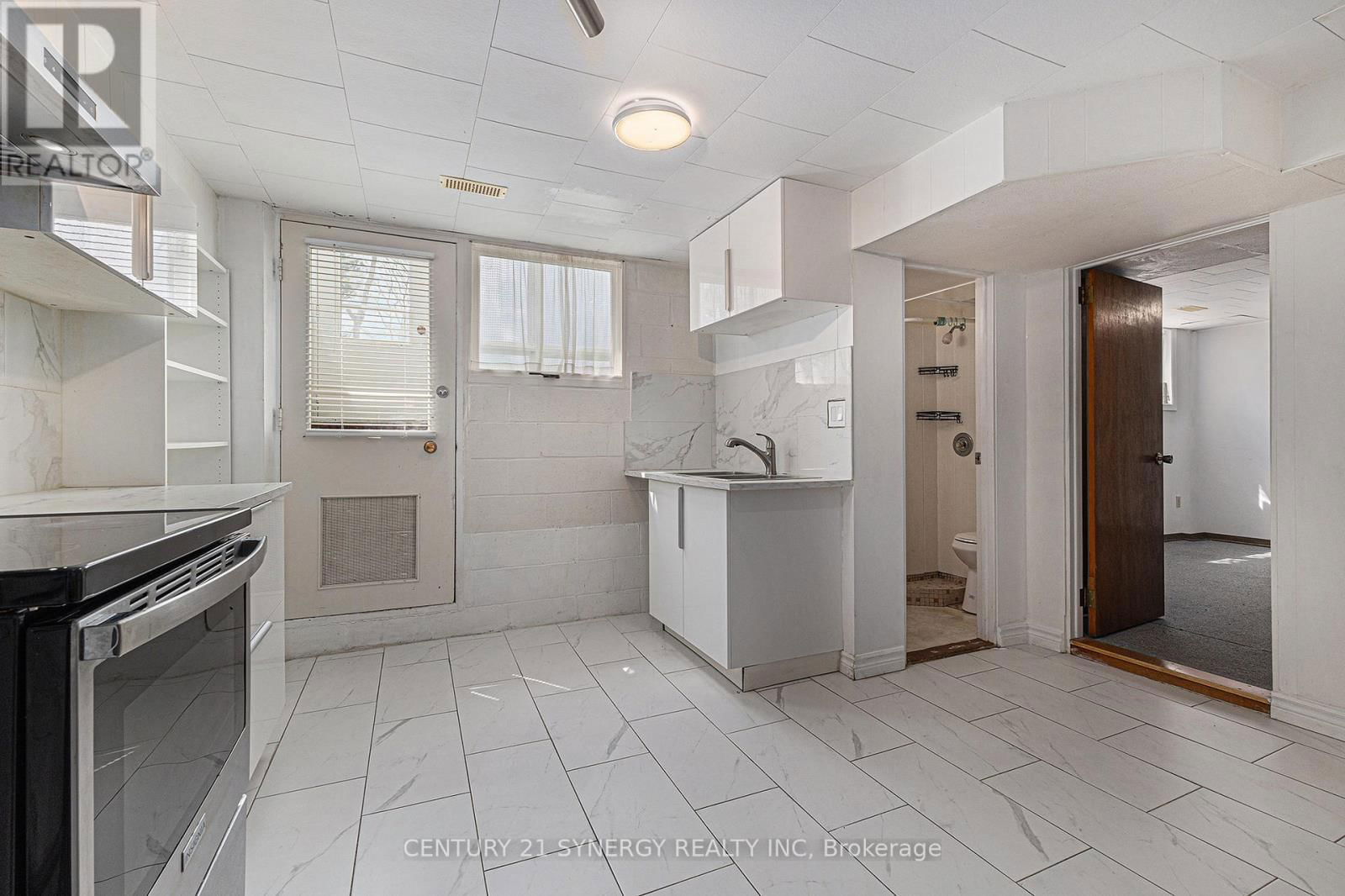 1392 AURELE STREET Image 21