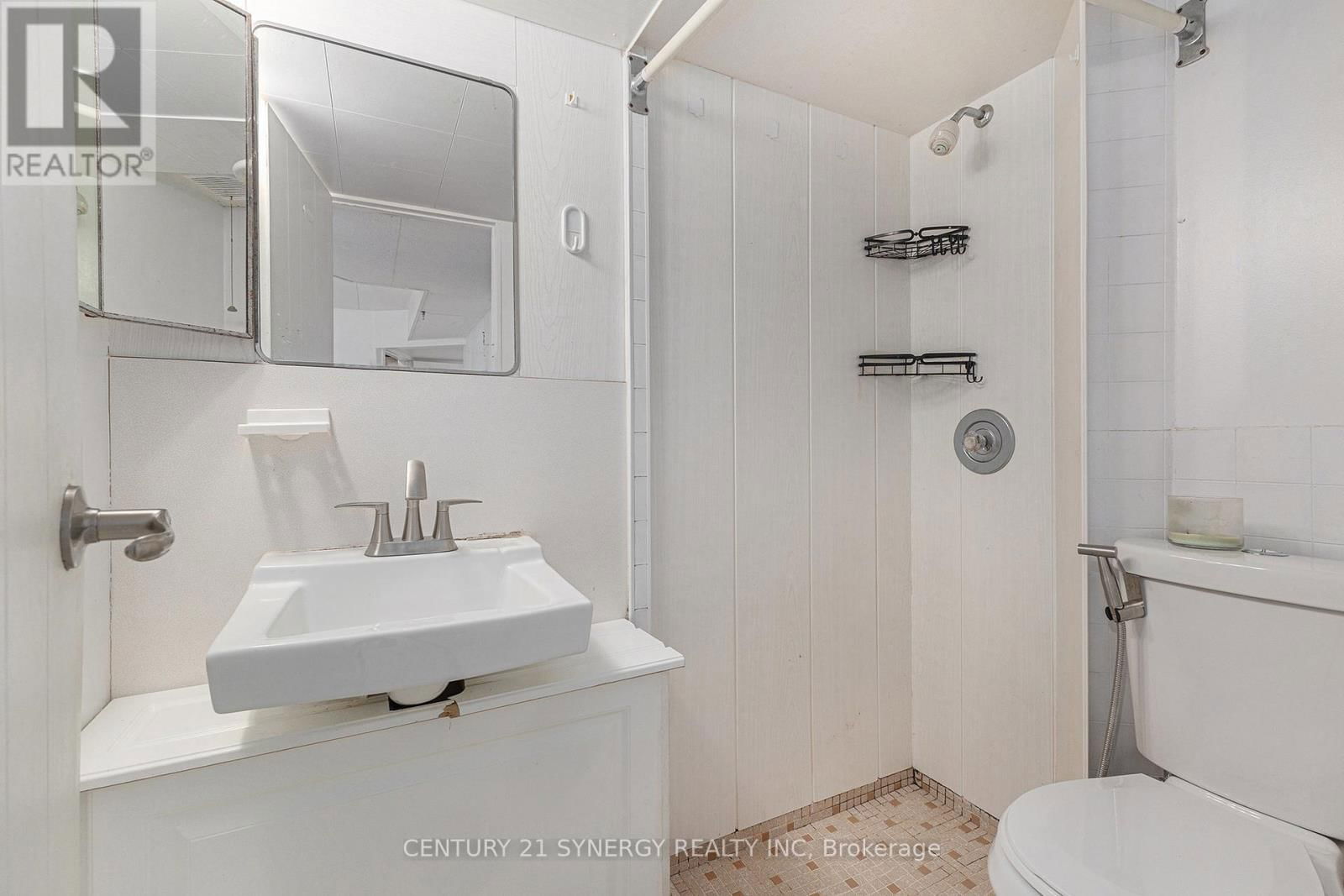 1392 AURELE STREET Image 22