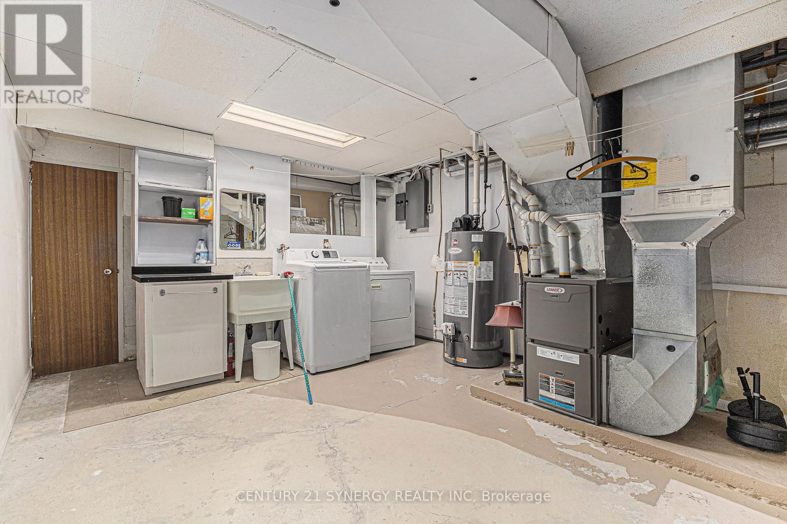 1392 AURELE STREET Image 27