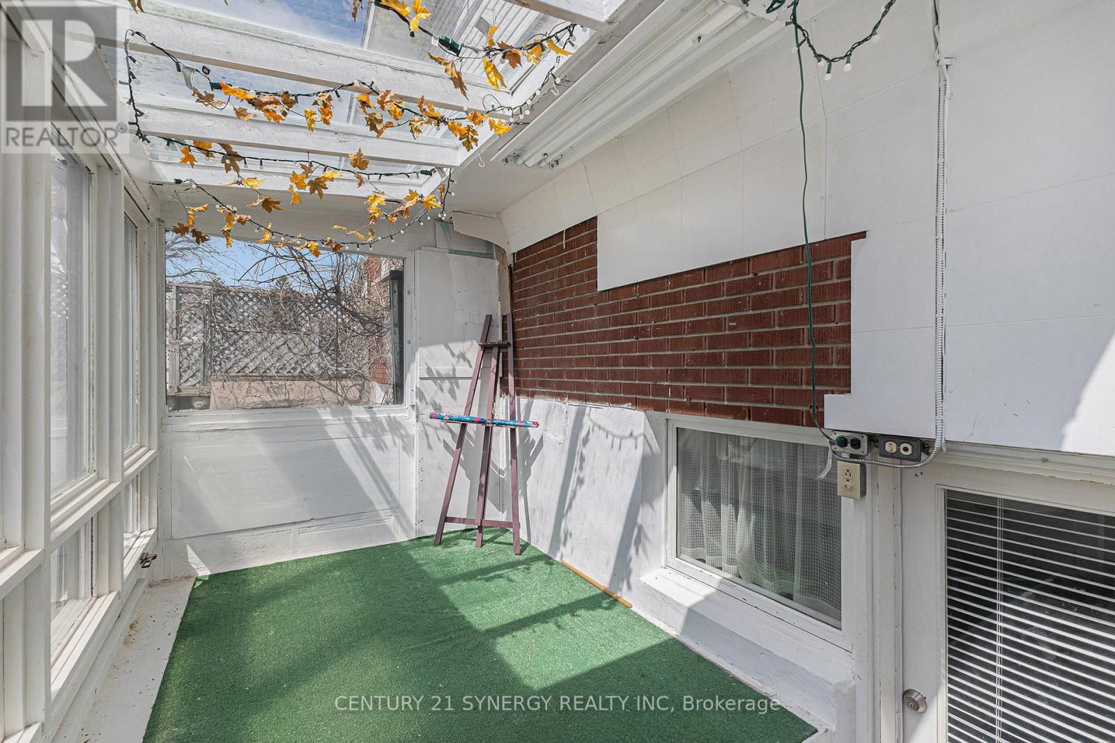 1392 AURELE STREET Image 28