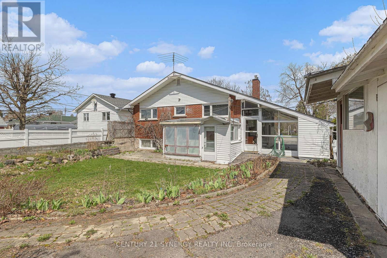 1392 AURELE STREET Image 30
