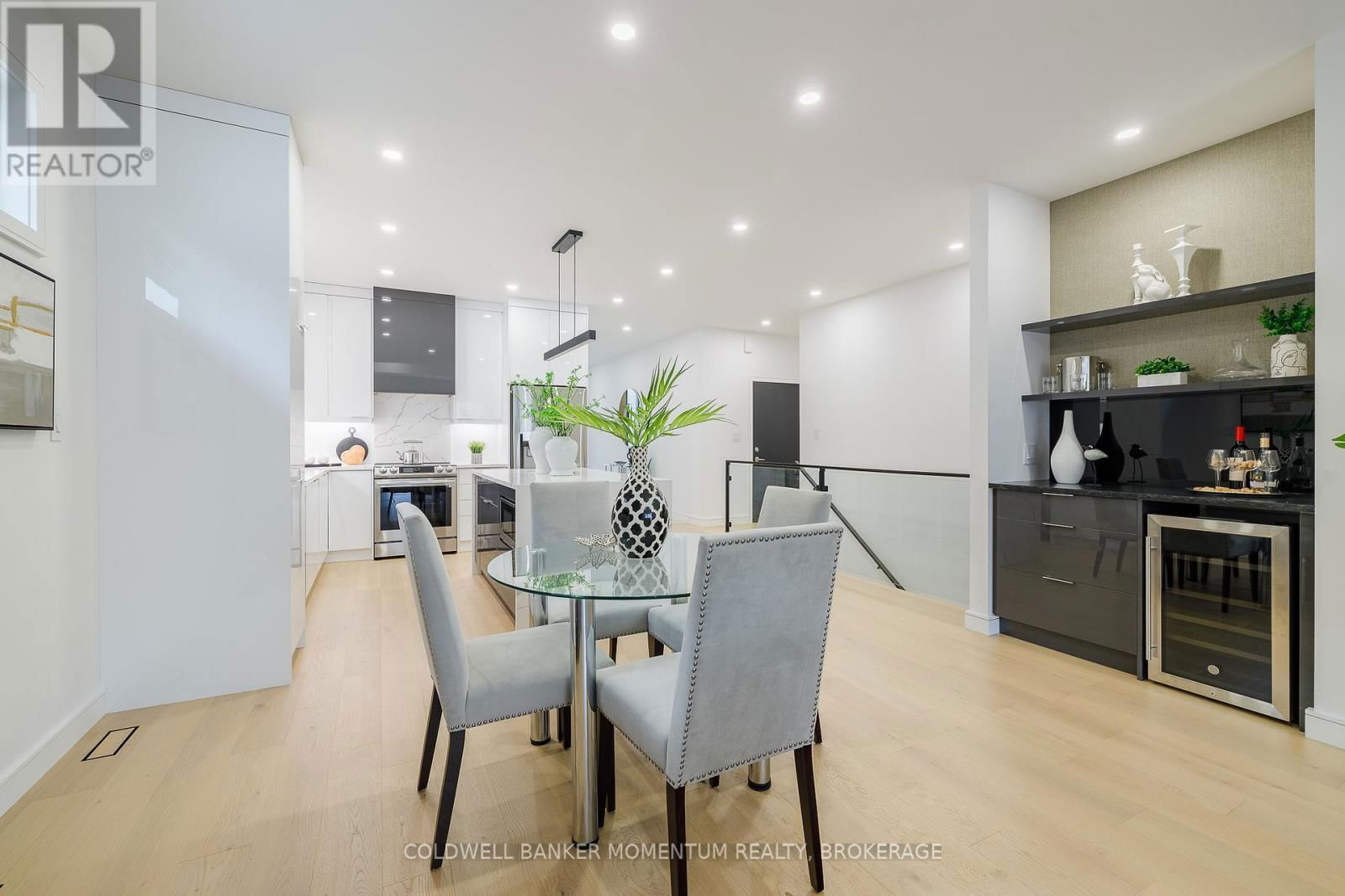 40 IVY CRESCENT Image 14