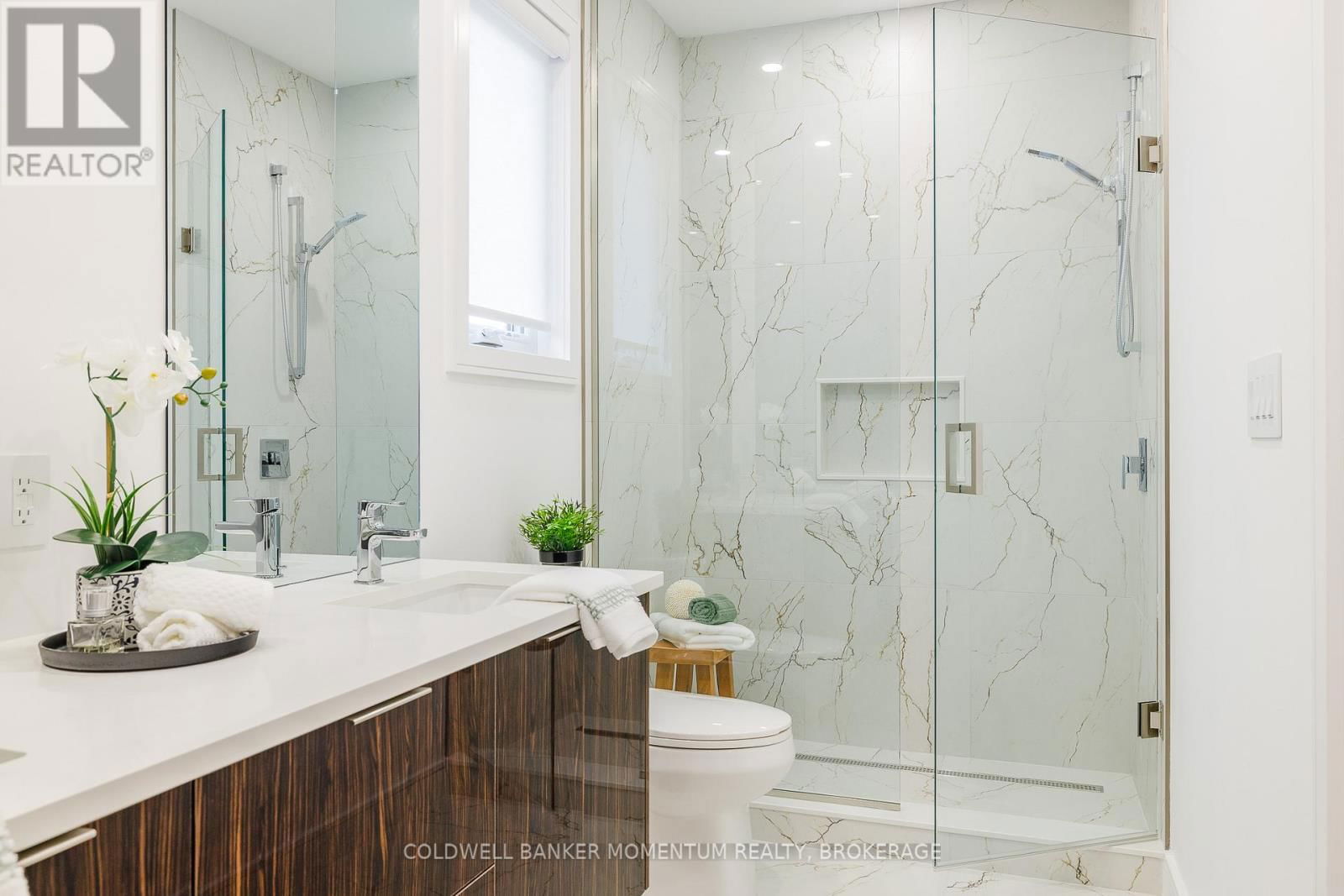 40 IVY CRESCENT Image 20